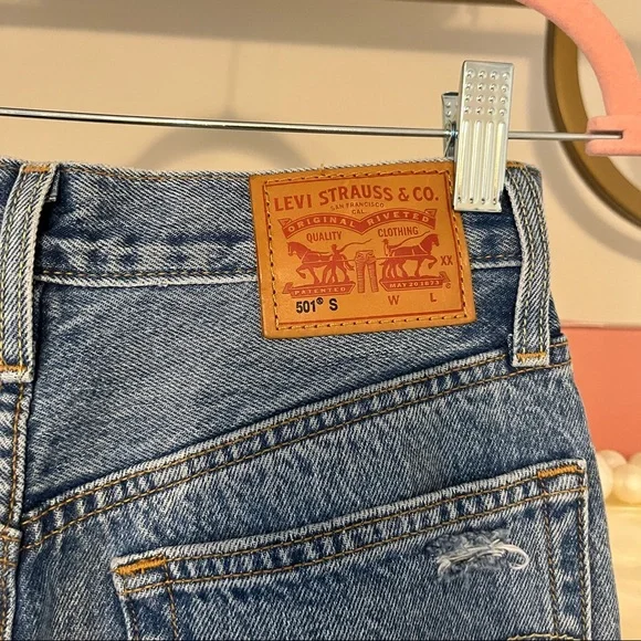 Levi’s 501 Skinny Distressed Jean with Button Fly 24 - Picture 5 of 9